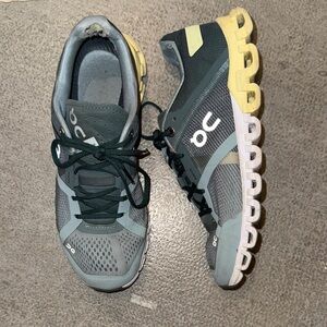 ON Running teal Yellow running shoes Sneakers Womens size 6.5